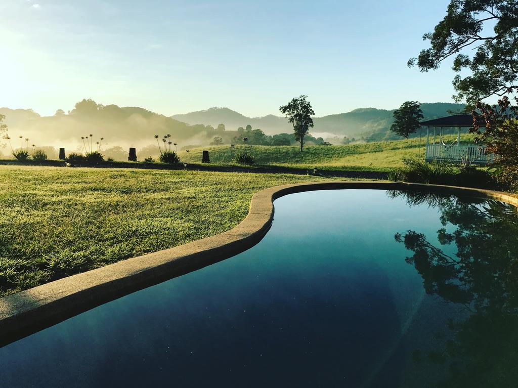 Hillcrest Mountain View Retreat Acomodação com café da manhã Crystal Creek Exterior foto